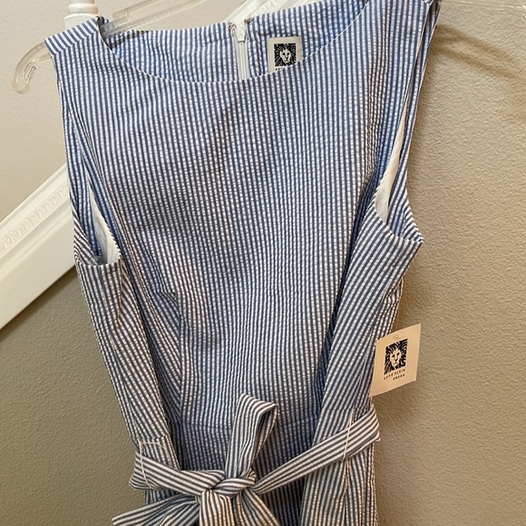Anne Klein, Blue & White pin stripe size 10 - Picture 2 of 8